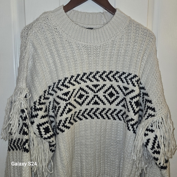 Sanctuary Fringe Detail Ribbed Pullover Sweater  Size Large - Picture 5 of 13